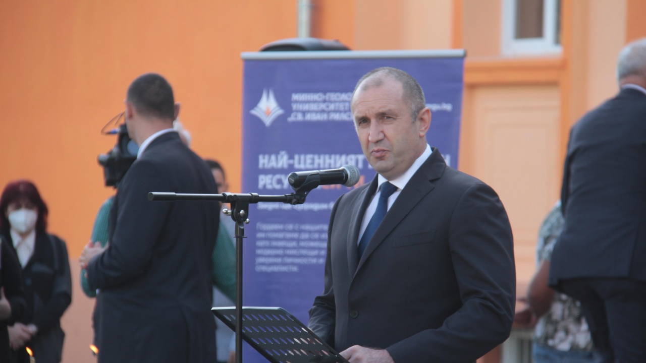 Подкрепата за Радев: "Президентът остана верен на принципите"