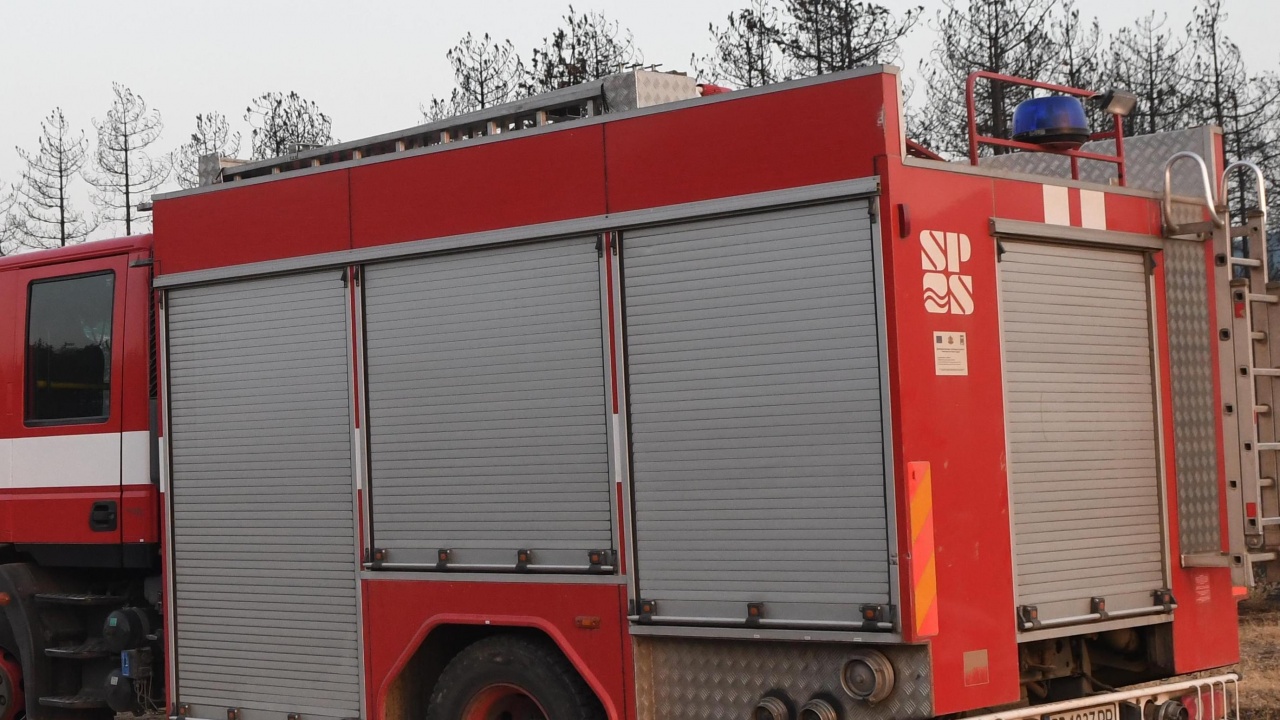 Пожар горя в Спешния център във Варна