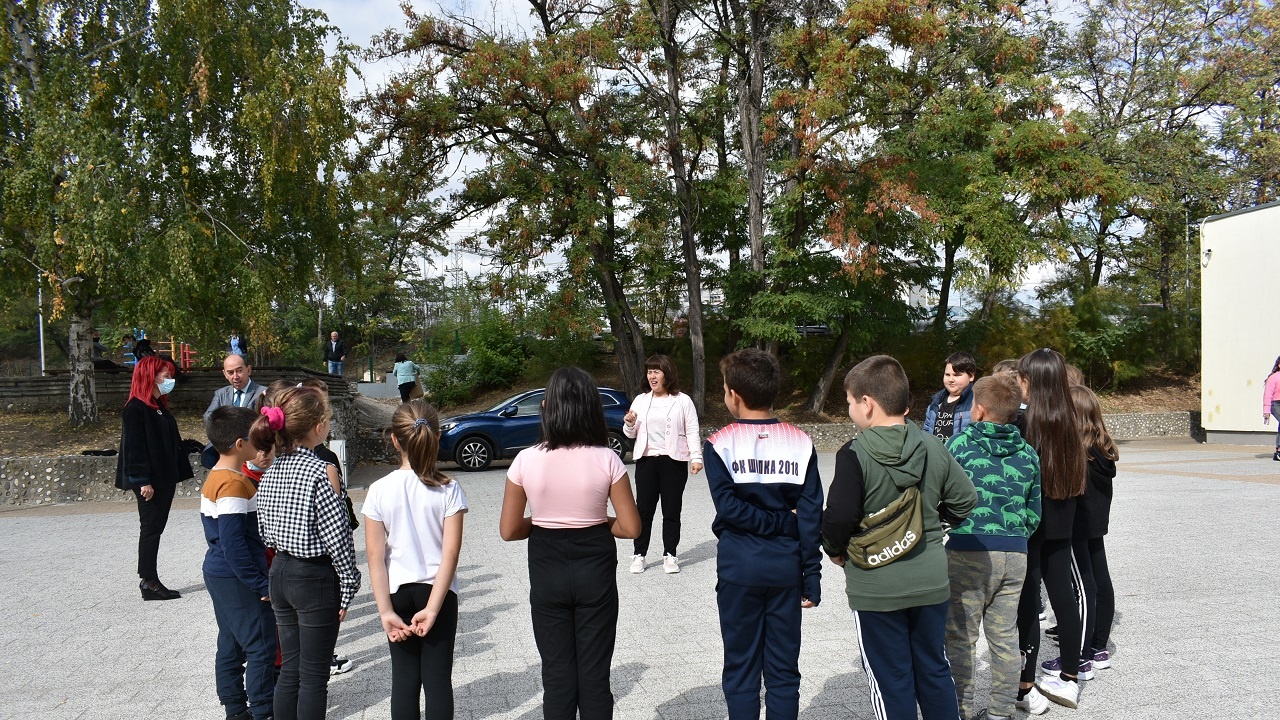 Зам.-кметът Петров участва в еко акция с ученици от Асеновград