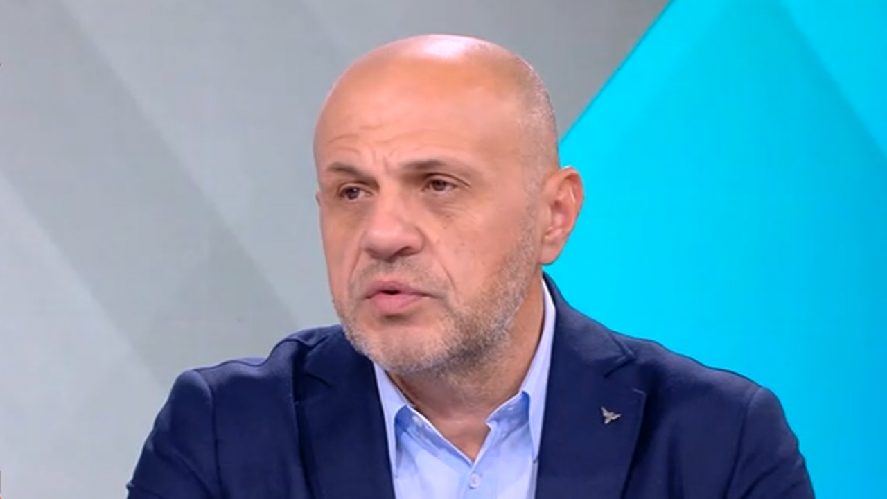 Дончев: Радев е опасен за демокрацията, затова на балотаж бихме подкрепили Лозан Панов
