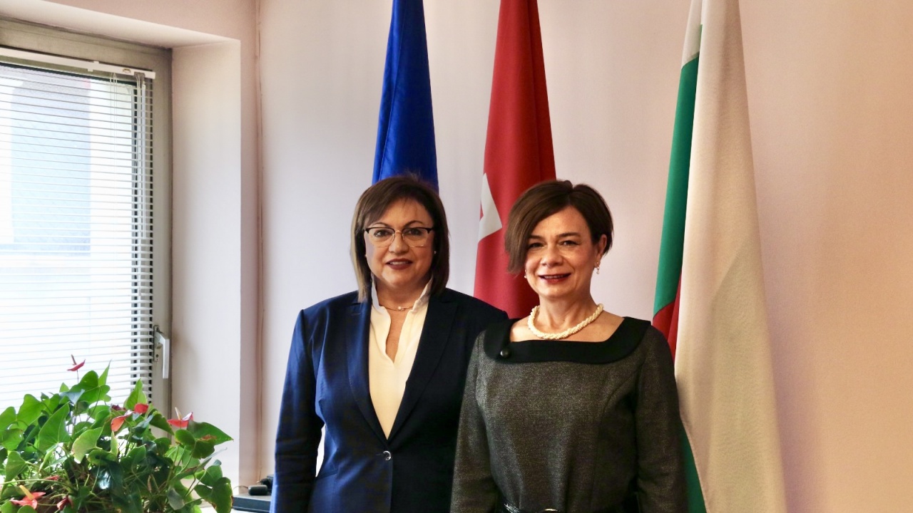 Корнелия Нинова се срещна с турския посланик