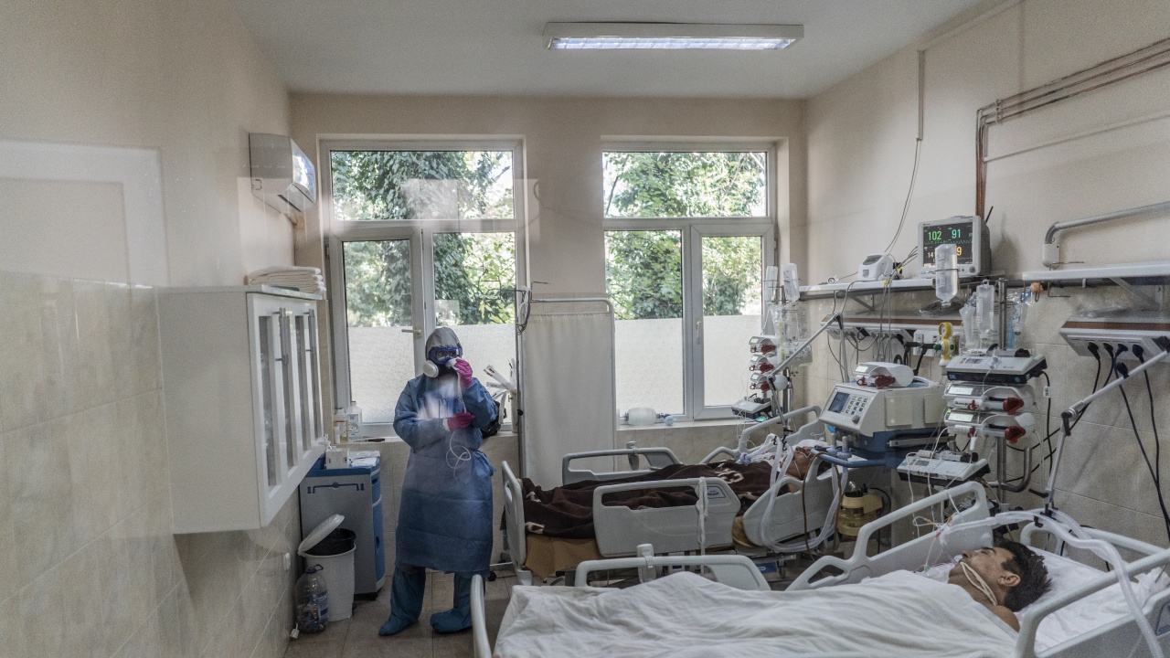 32 деца и бебе са с COVID-19 в Ямболско