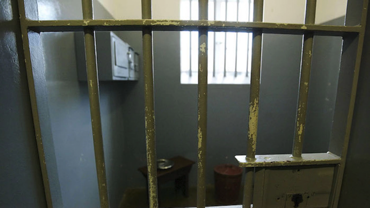 По 18 години затвор за жена и двама мъже, ограбили и убили австриец в хотел във Варна