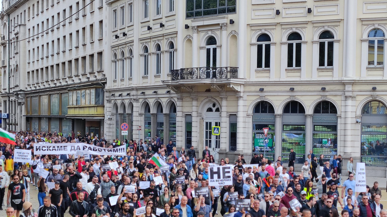 СЗБ и БАЗ към здравния министър: Като нямате топки, напуснете арената!