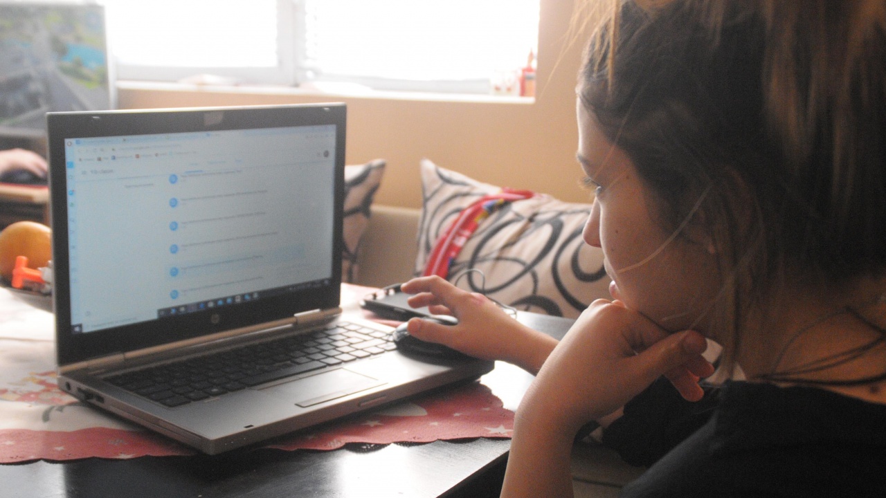 Учениците в Монтана преминават към онлайн обучение