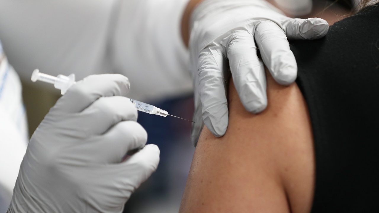 Над 6 милиона души са ваксинирани с поне една доза в Румъния