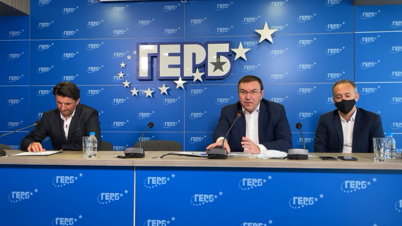 Проф. Ангелов: България си играе със зеления сертификат, ще сезираме ЕС