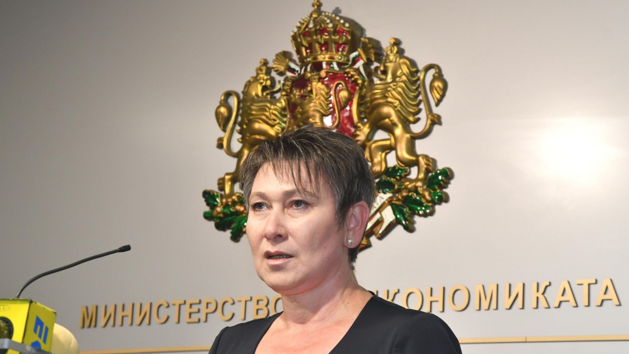 Служебният министър на икономиката: При локдаун ще се върнем доста назад