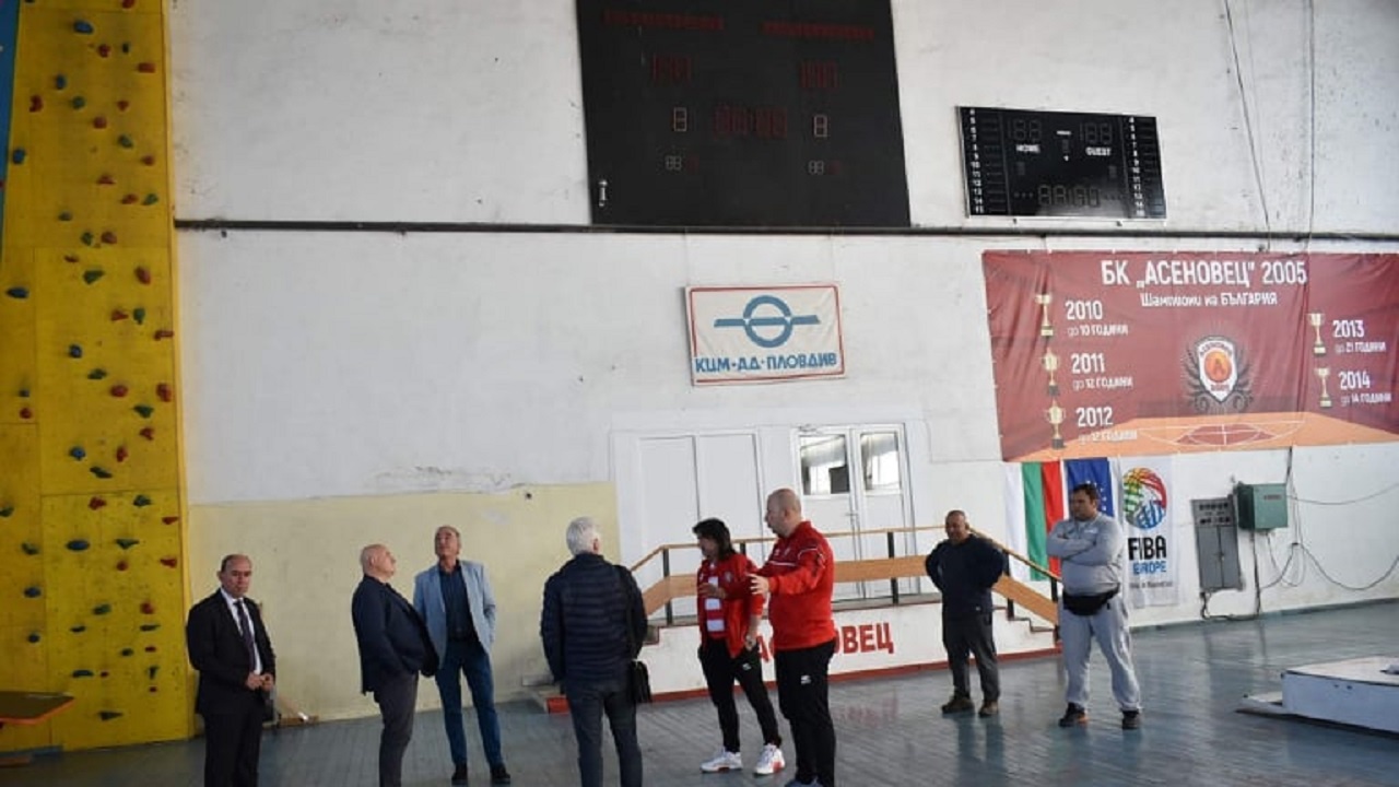 Кметът на Асеновград направи оглед на Спортна зала "Асеновец"