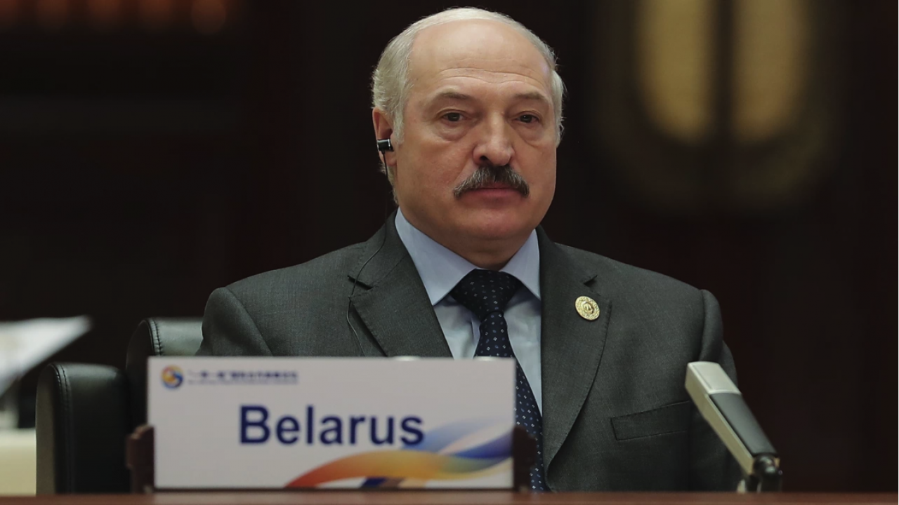 Франция: Семейството на Лукашенко стои зад трафик на мигранти