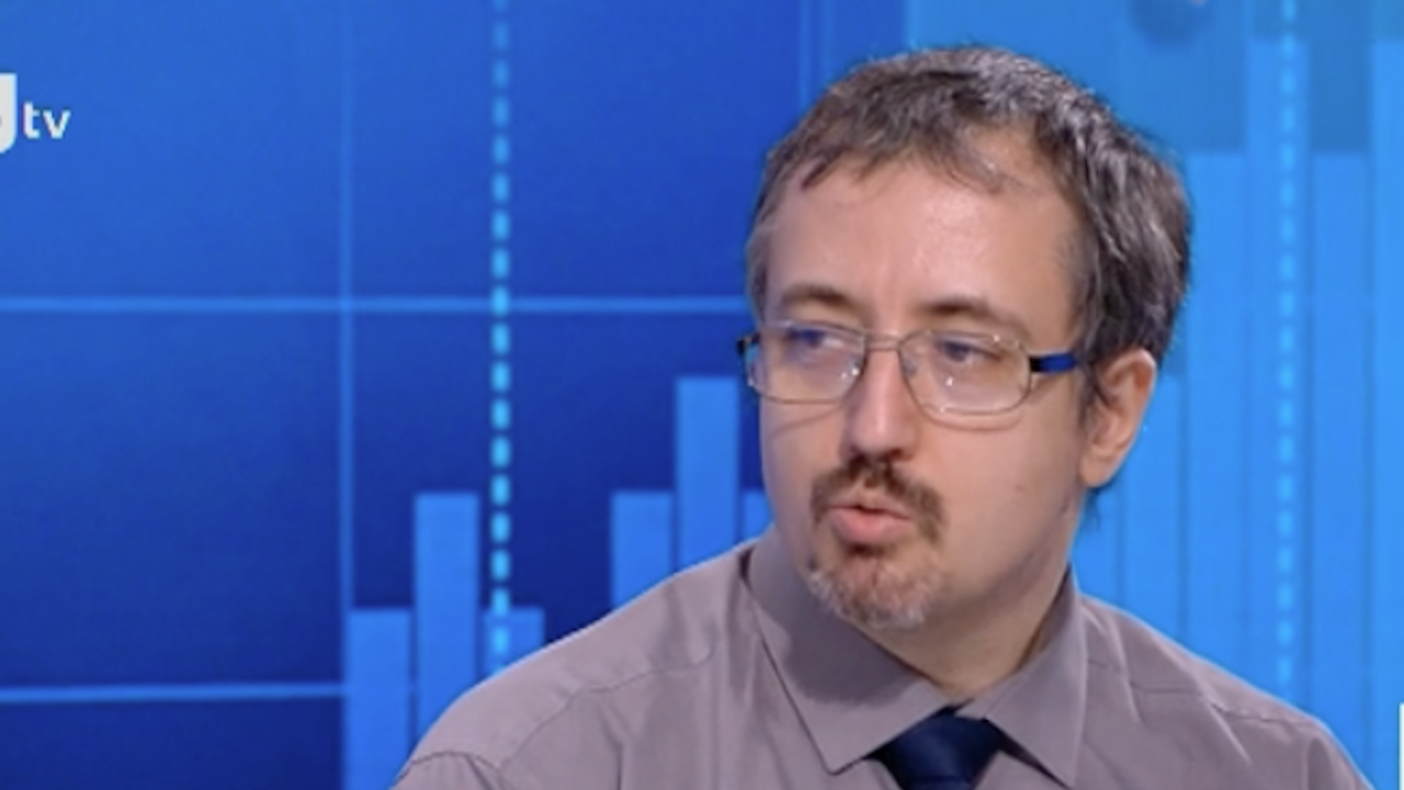 Математикът Лъчезар Томов прогнозира броят на починалите oт COVID-19 да достигне 145 хил. души