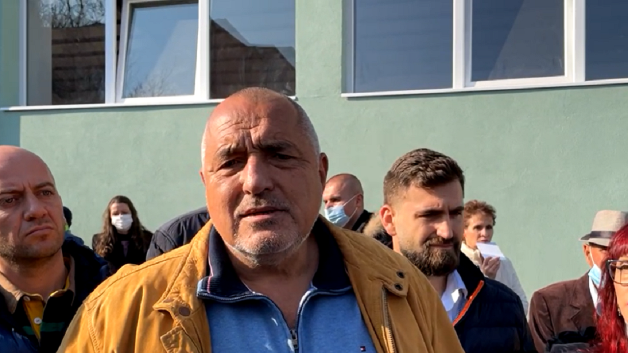 Борисов с предизборна обиколка в Благоевградско, отново скочи на Радев и Кацаров заради COVID
