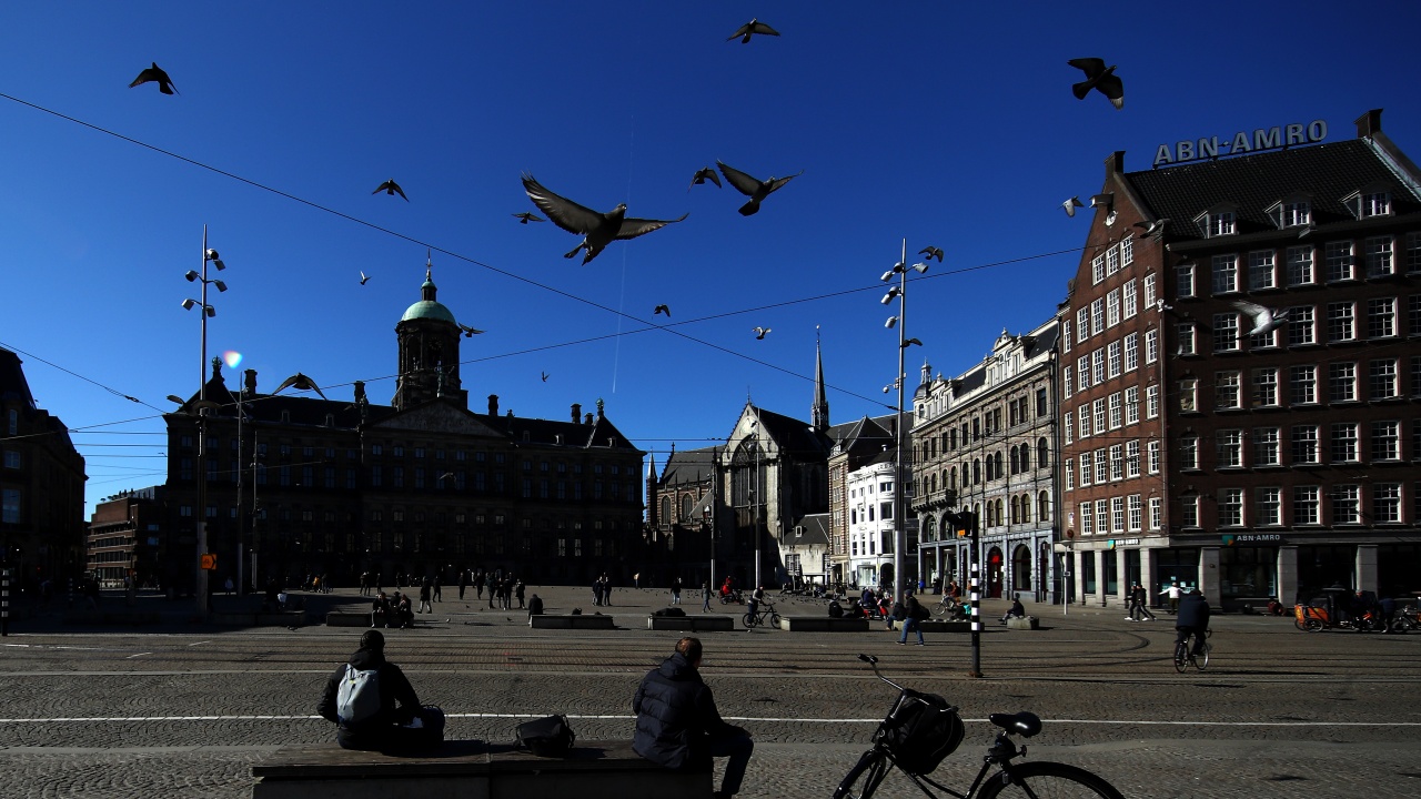 Нидерландия ще наложи нови ограничения на фона на скок в инфекциите с коронавирус