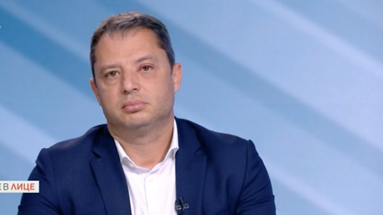 Делян Добрев: Правителството трябва да подаде оставка