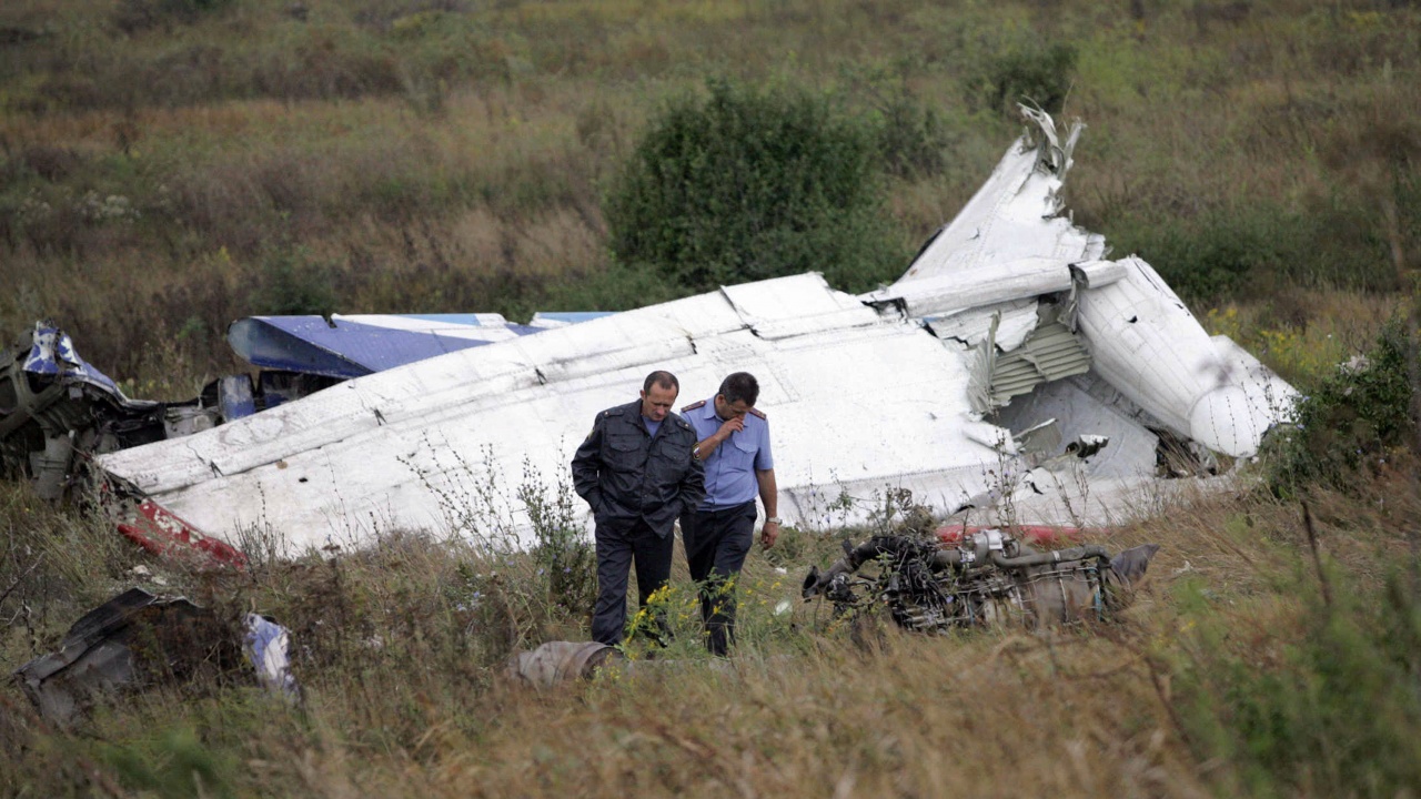 Самолет се разби в Русия, всички на борда са загинали