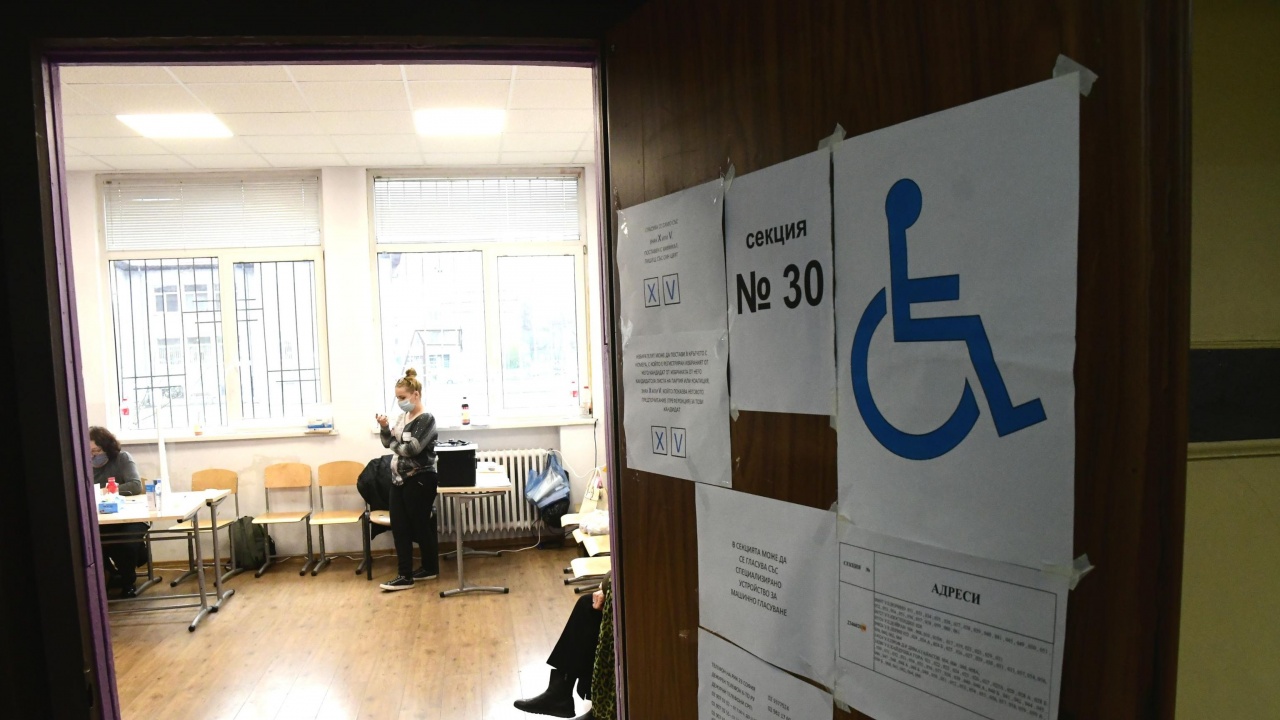 Ива Лазарова: Около 15 хиляди души гласуват чрез подвижните избирателни кутии