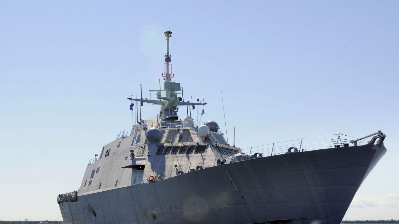 Руските военни следят американския кораб в Черно море