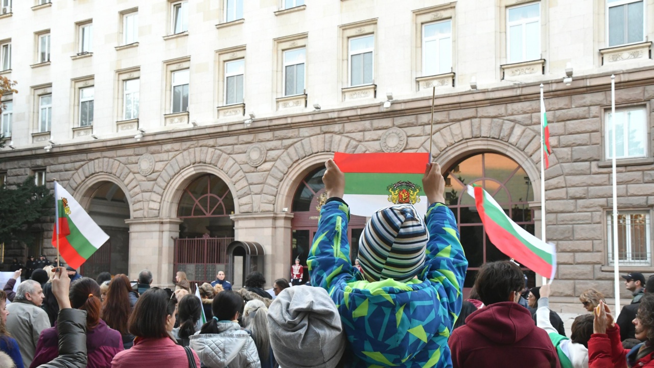 Протест срещу зеления сертификат в центъра на София