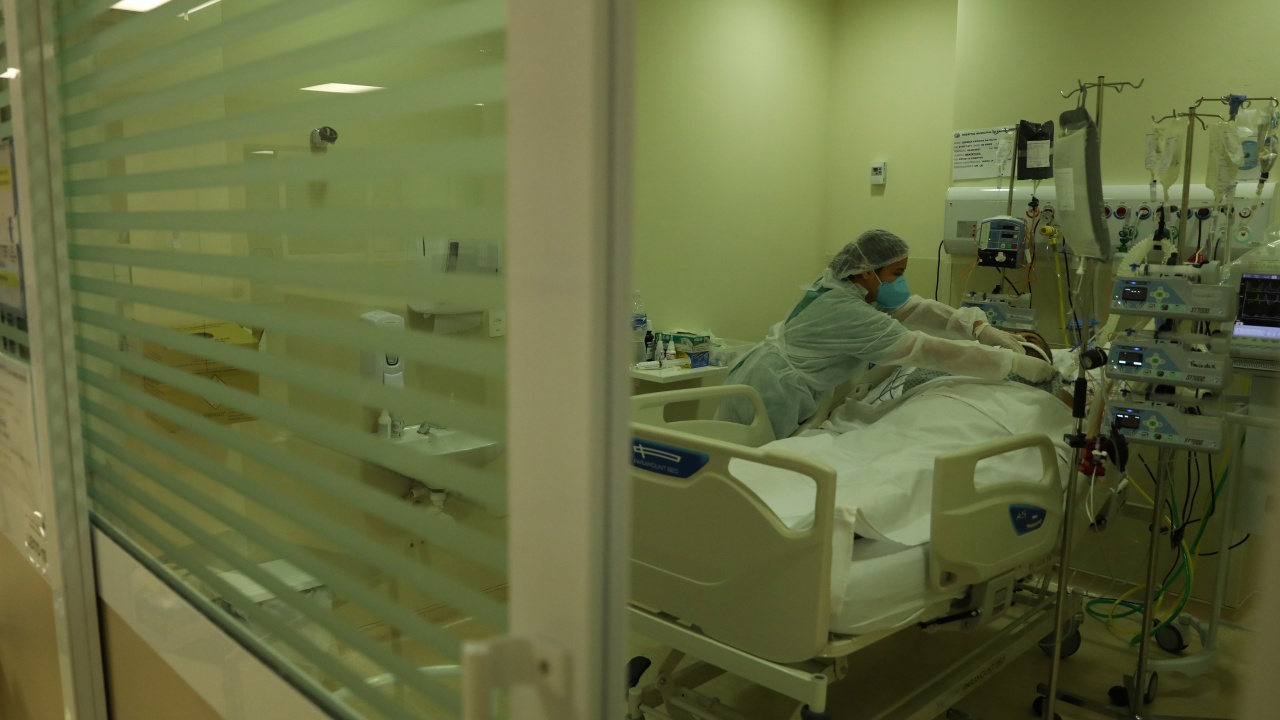 Болниците в Дания може да се окажат препълнени с нови ковид пациенти