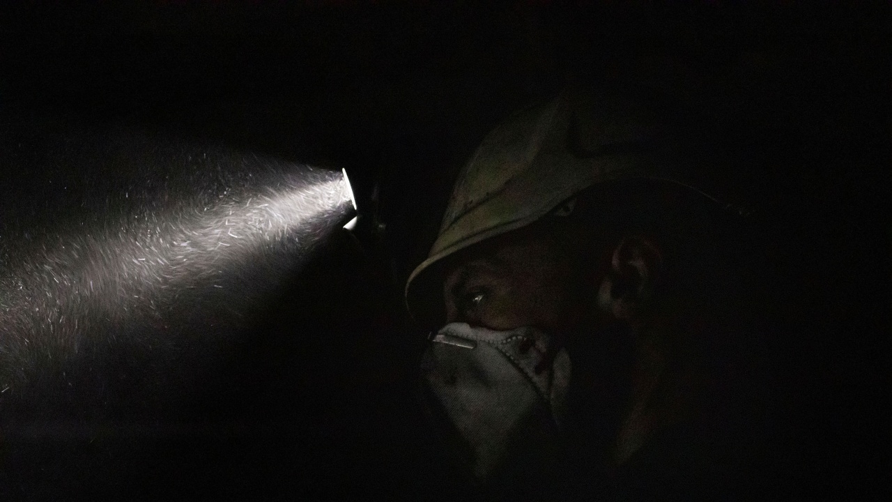 Шестима миньори загинаха при взрив в казахстанска мина