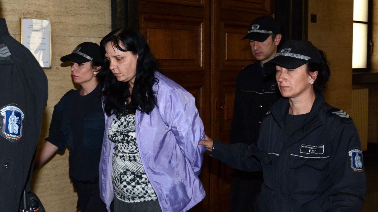 ВКС потвърди присъдата от 18 г. затвор на акушерката Емилия Ковачева