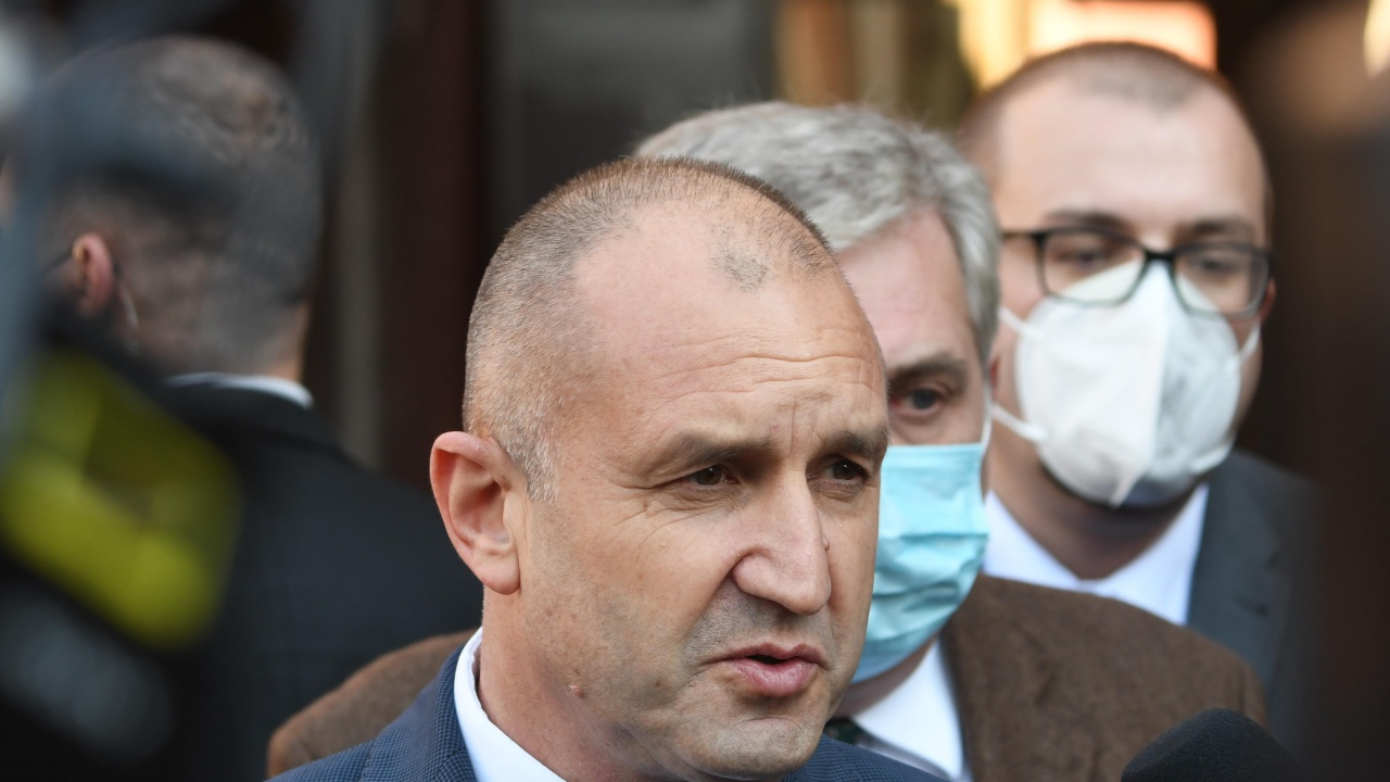 Румен Радев за кончината на проф. Чавдар Добрев: Грееше със собствена светлина на ерудит