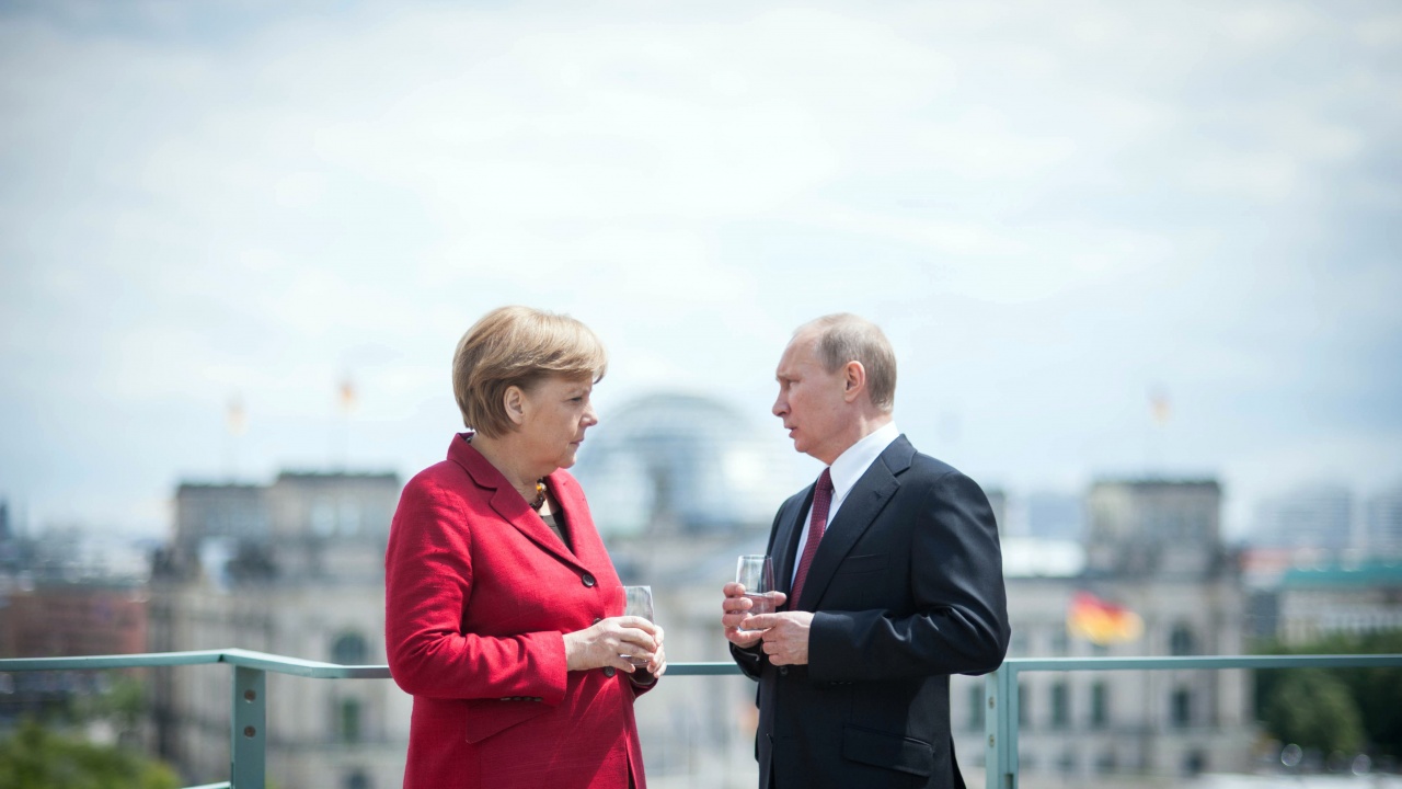 Меркел поиска съдействие от Путин във връзка с мигрантската криза по границата на Беларус с Полша