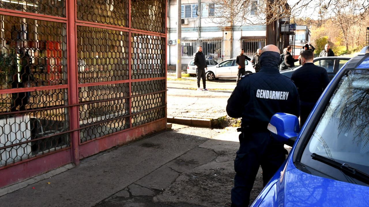 Полицията подхвана проверки в столичния квартал "Факултета" преди изборите