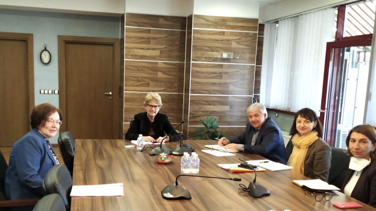 Министър Комитова се срещна с кмета на Троян 