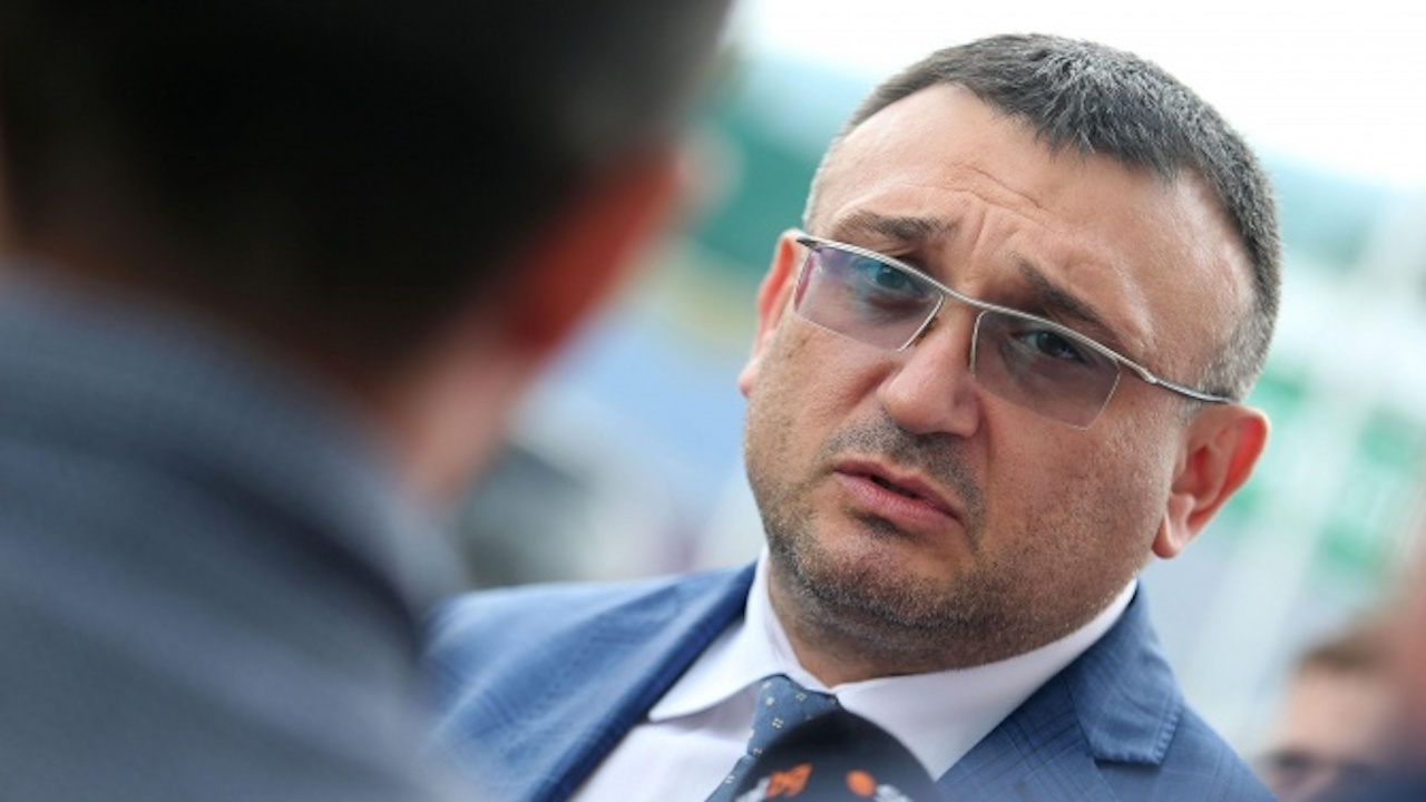 Младен Маринов влезе на разпит в ГДБОП