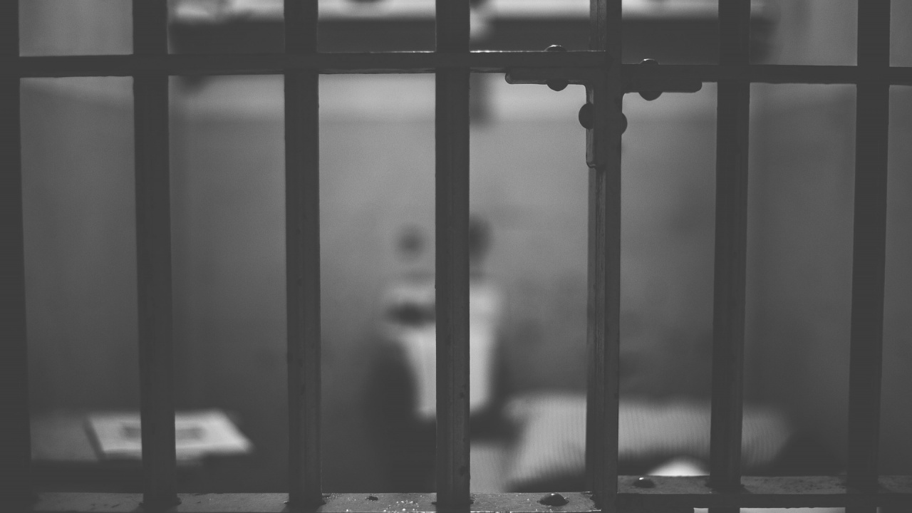Мъж, излежаващ присъда в затвора в Бобов дол, остава с по-тежка мярка заради европейска заповед за арест