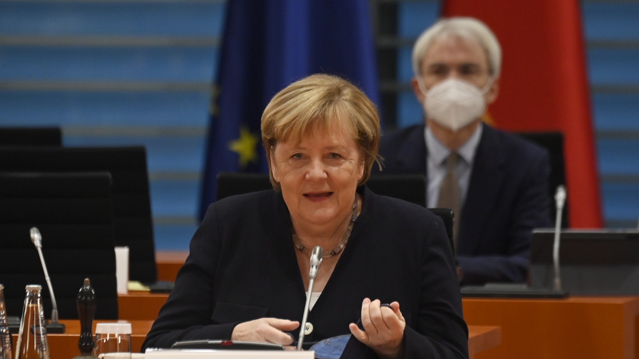 Меркел: Германия може би е постъпвала наивно спрямо Китай в началото