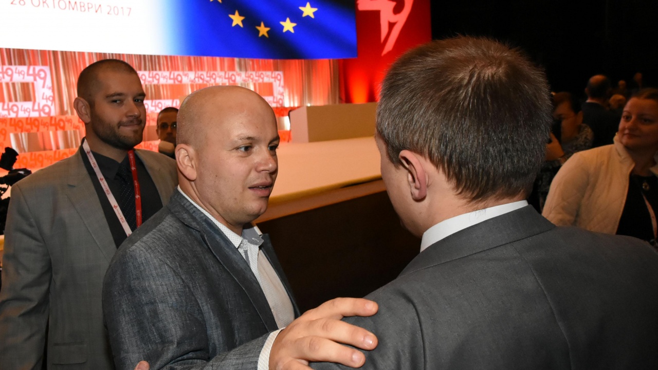 Александър Симов: Манолова беше основен защитник на отпадането на ограниченията за секции вън от ЕС
