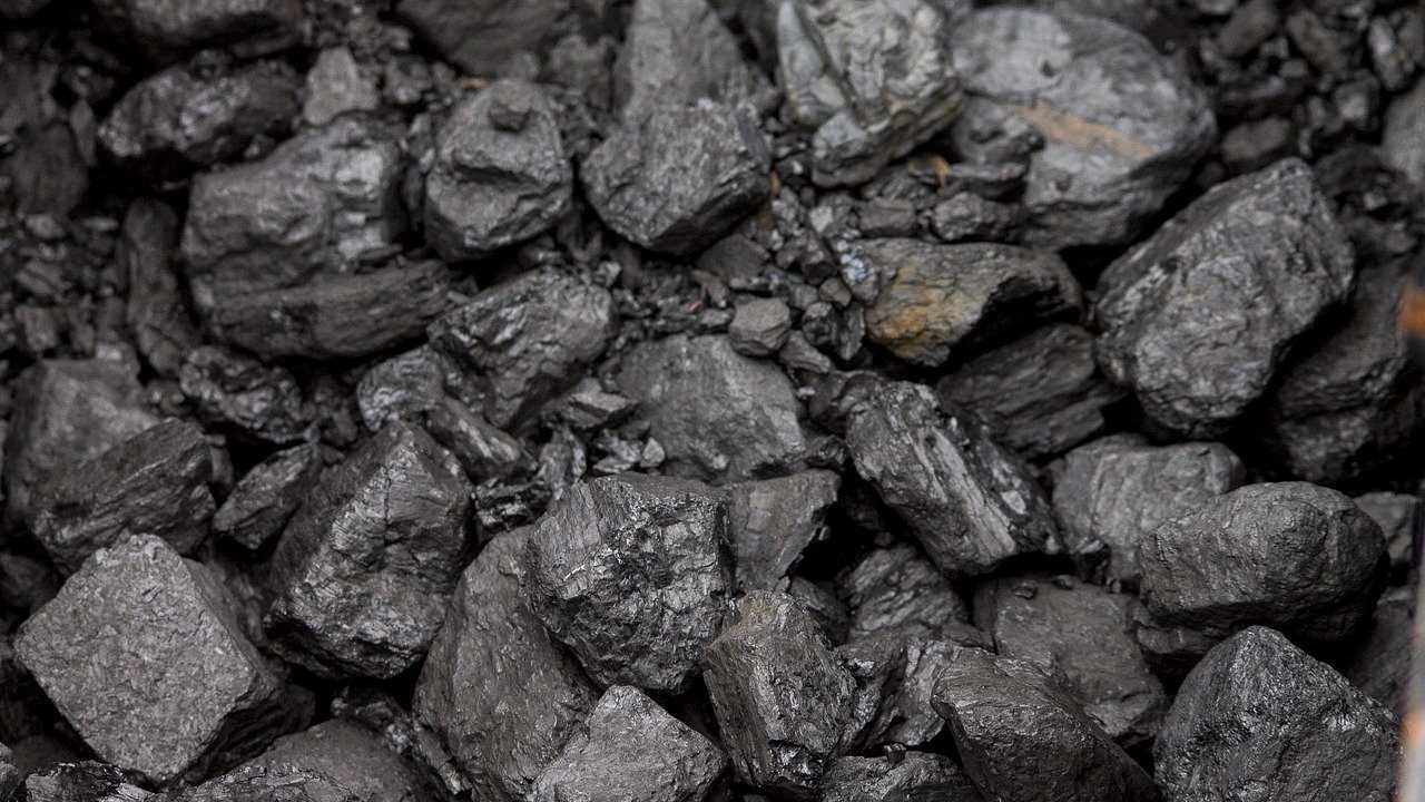 Разкриха колко е резервът от въглища в ТЕЦ "Бобов дол" за тежка зима