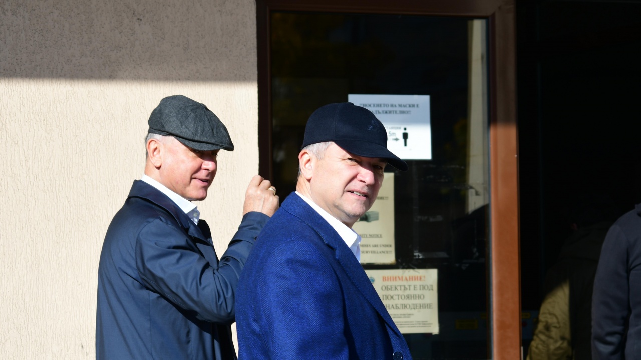 Спецсъдът ще каже на 9 декември дали делото за боклука срещу братя Бобокови трябва да се върне на прокуратурата