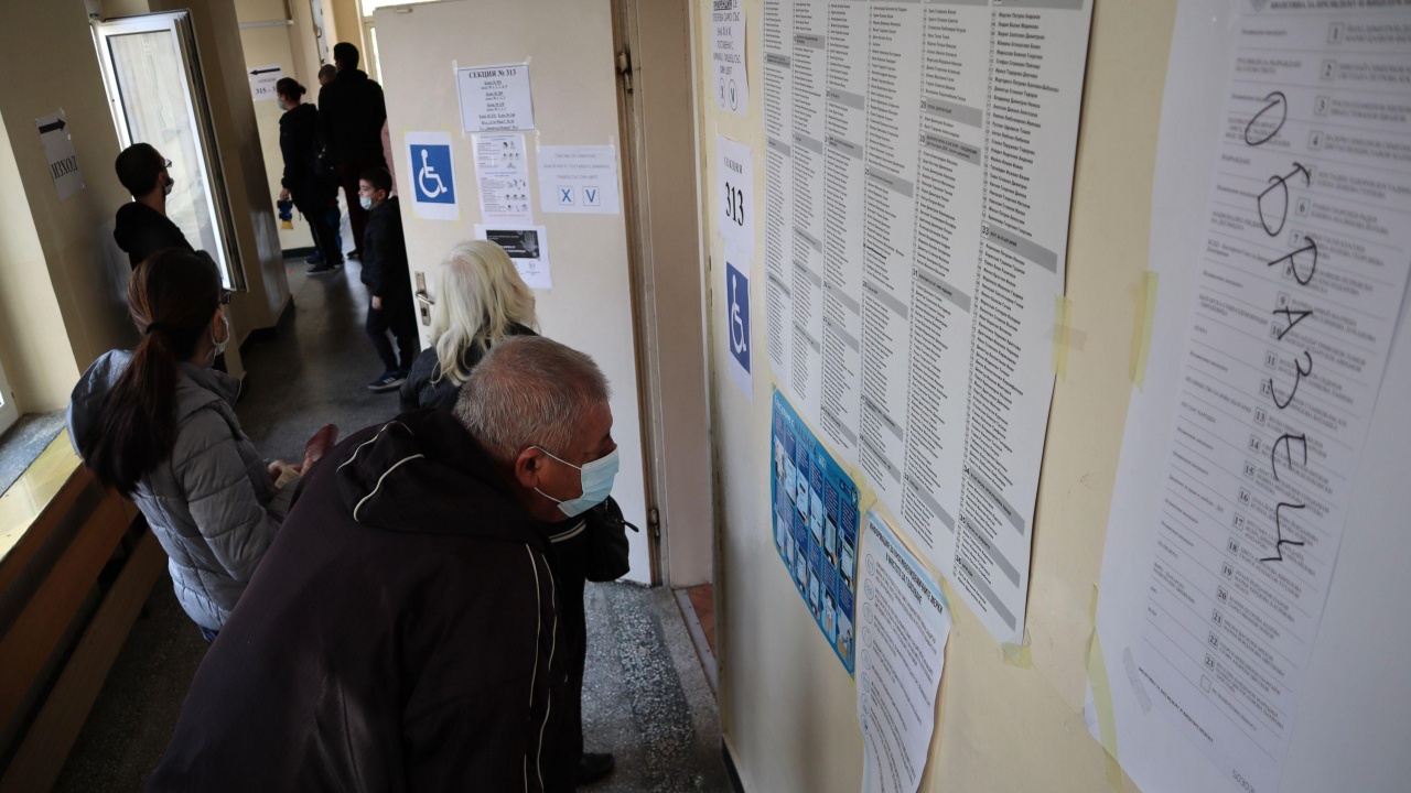 Отчетоха гласа на мъжа, гласува два пъти в Коньово