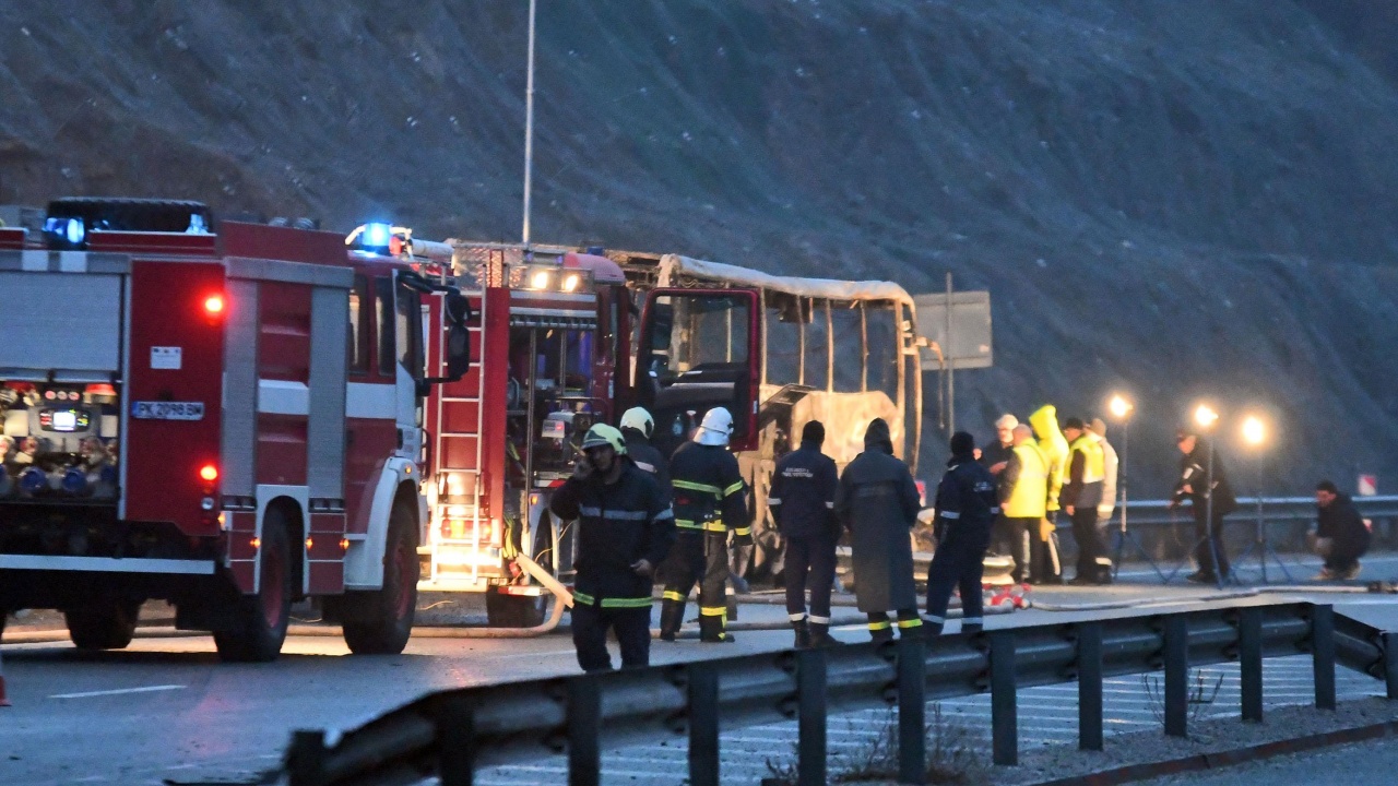45 души загинаха при автобусна катастрофа на АМ "Струма"