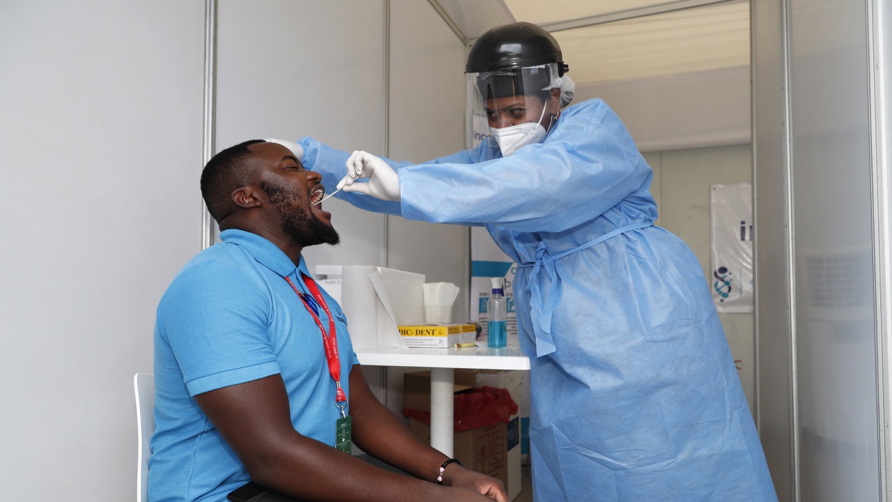 Южна Африка "се чувства наказана" за това, че е открила варианта Омикрон на коронавируса