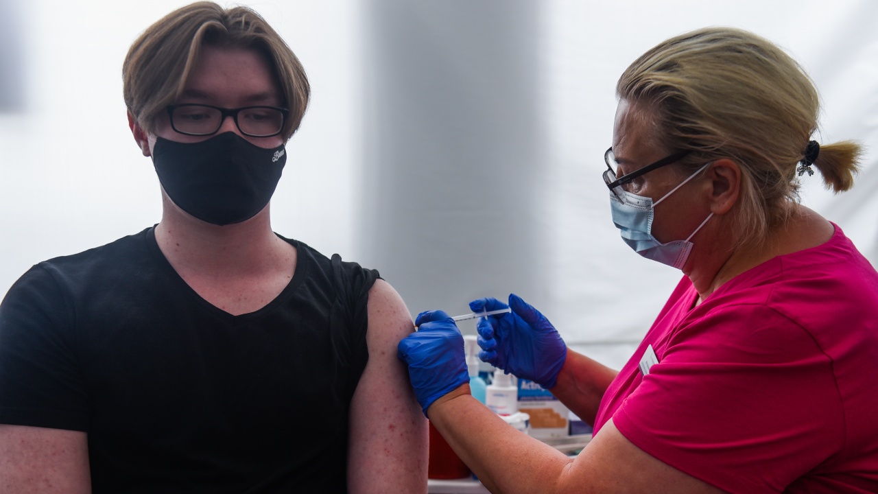  Австрийският здравен министър: Ваксинираните са по-добре предпазени от новия вариант на COVID-19 
