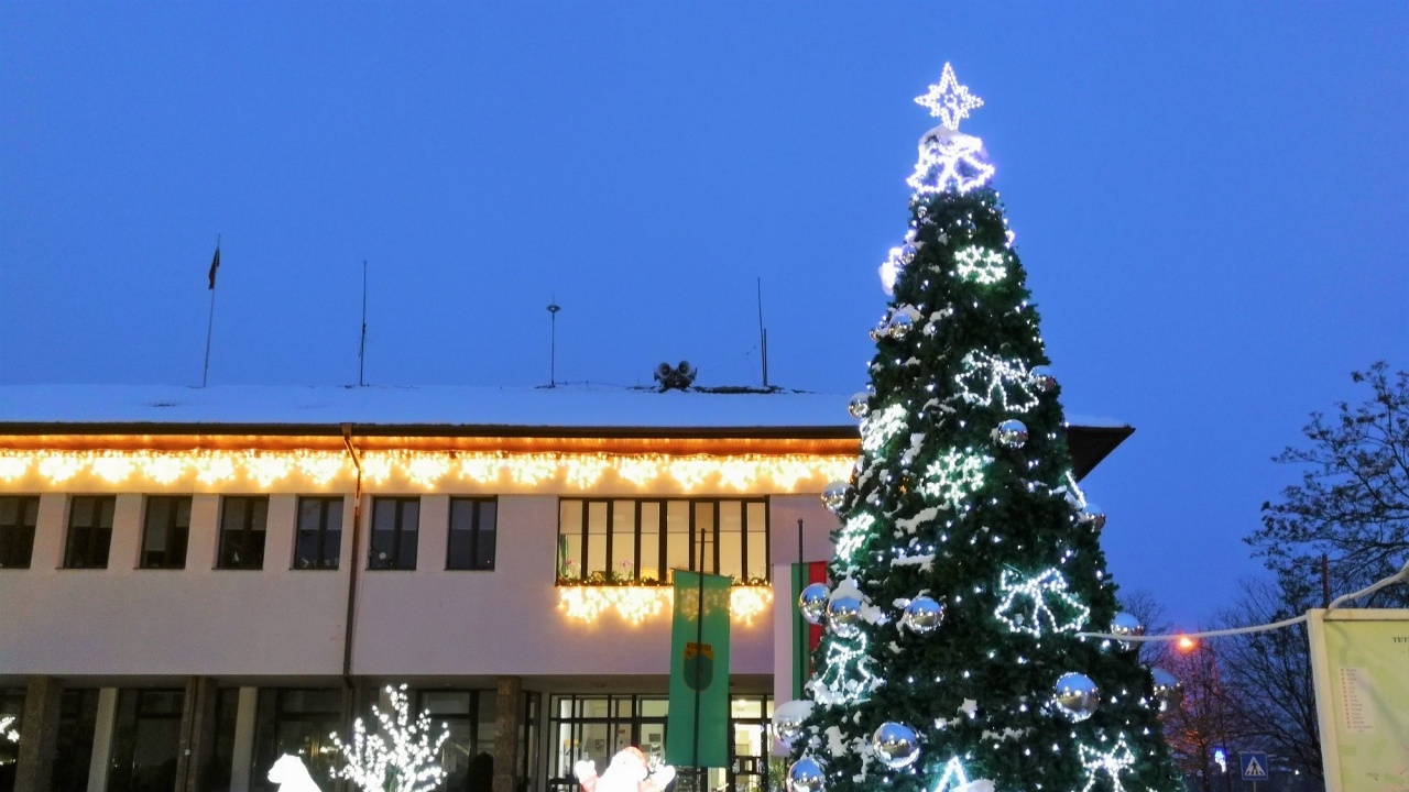 На 3 декември ще бъдат запалени светлините на Коледната елха в Тетевен