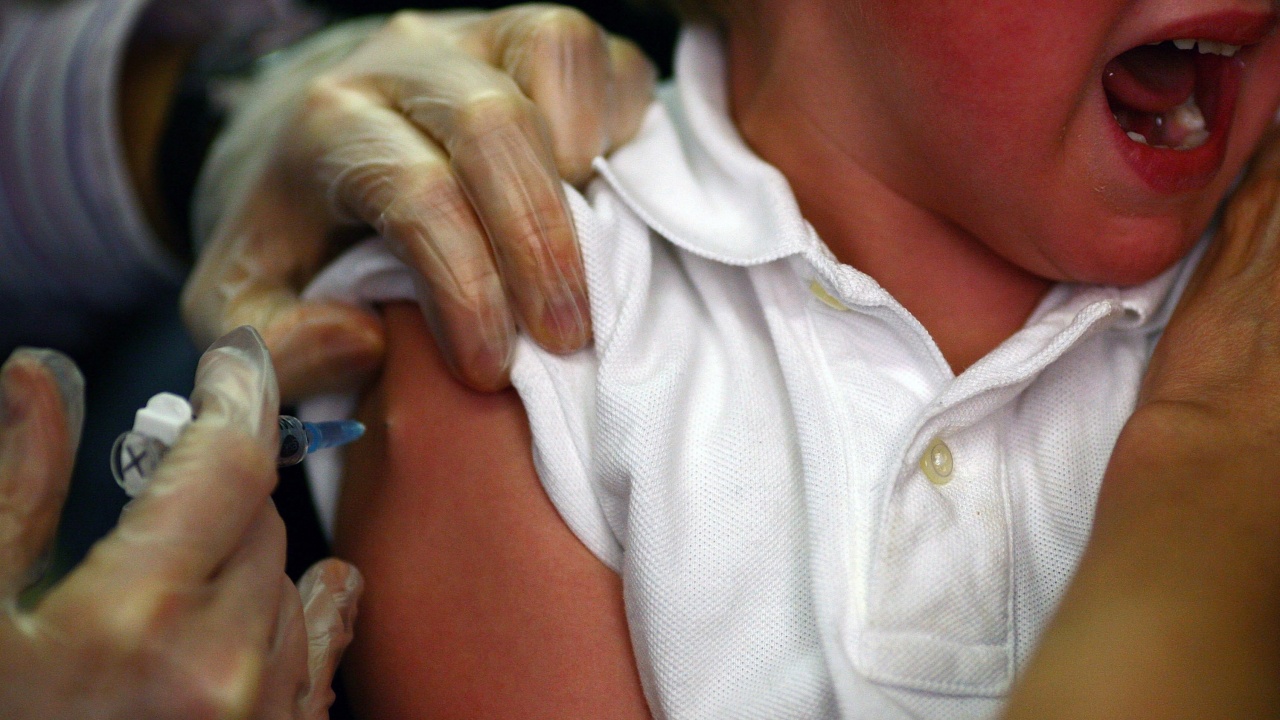  Европейски Съюз ще стартира от 13 декември да имунизира деца против COVID-19 