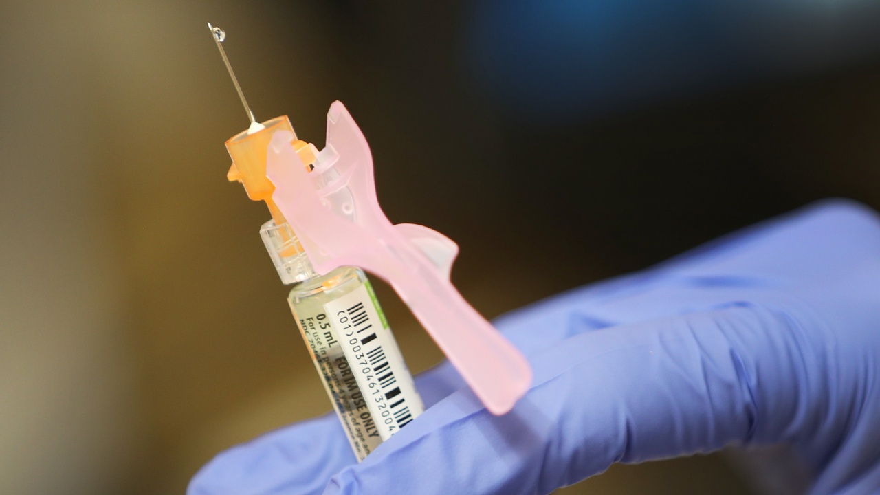 Четвърта доза ваксина срещу коронавирусната инфекция може би ще бъде
