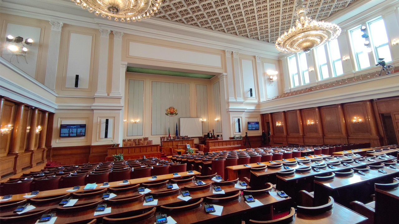 47-ото Народно събрание: Нов парламент, нови депутати и кой ще застане начело на НС?