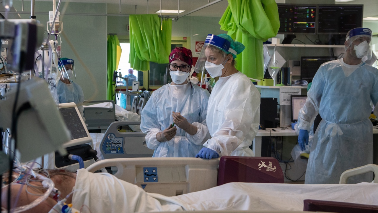  Болниците в Кипър стопират плановите интервенции 