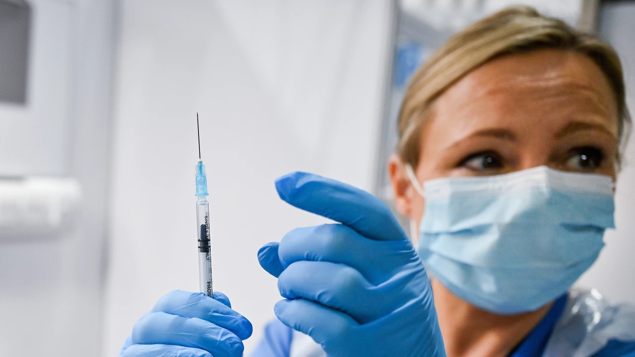 Американската компания Пфайзер разработва ваксина срещу най новия щам на