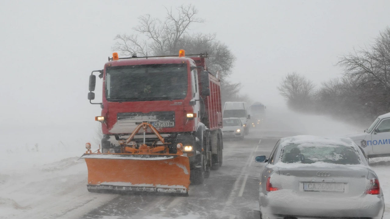 Републиканските пътища в Пернишка област са проходими при зимни условия
