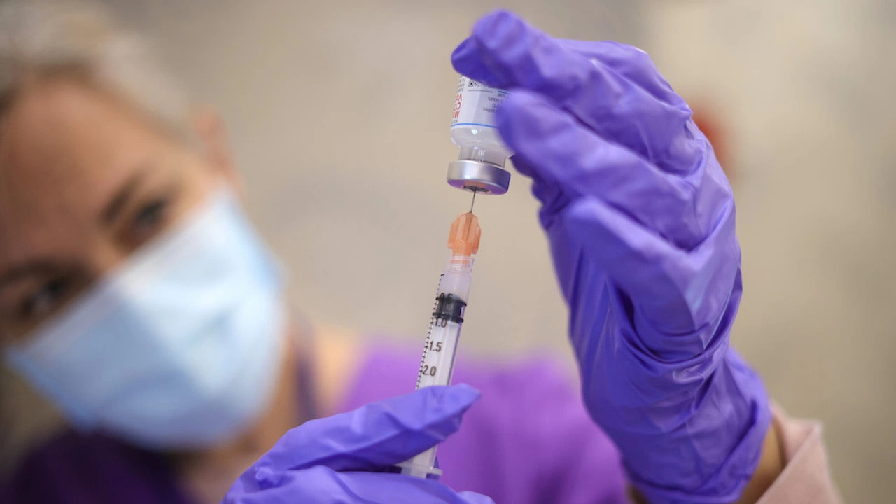 Настоящите ваксини ще бъдат много по малко ефективни за новия вариант