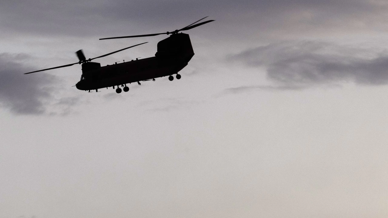Четиринадесет души загинаха днес при катастрофа на военен хеликоптер в