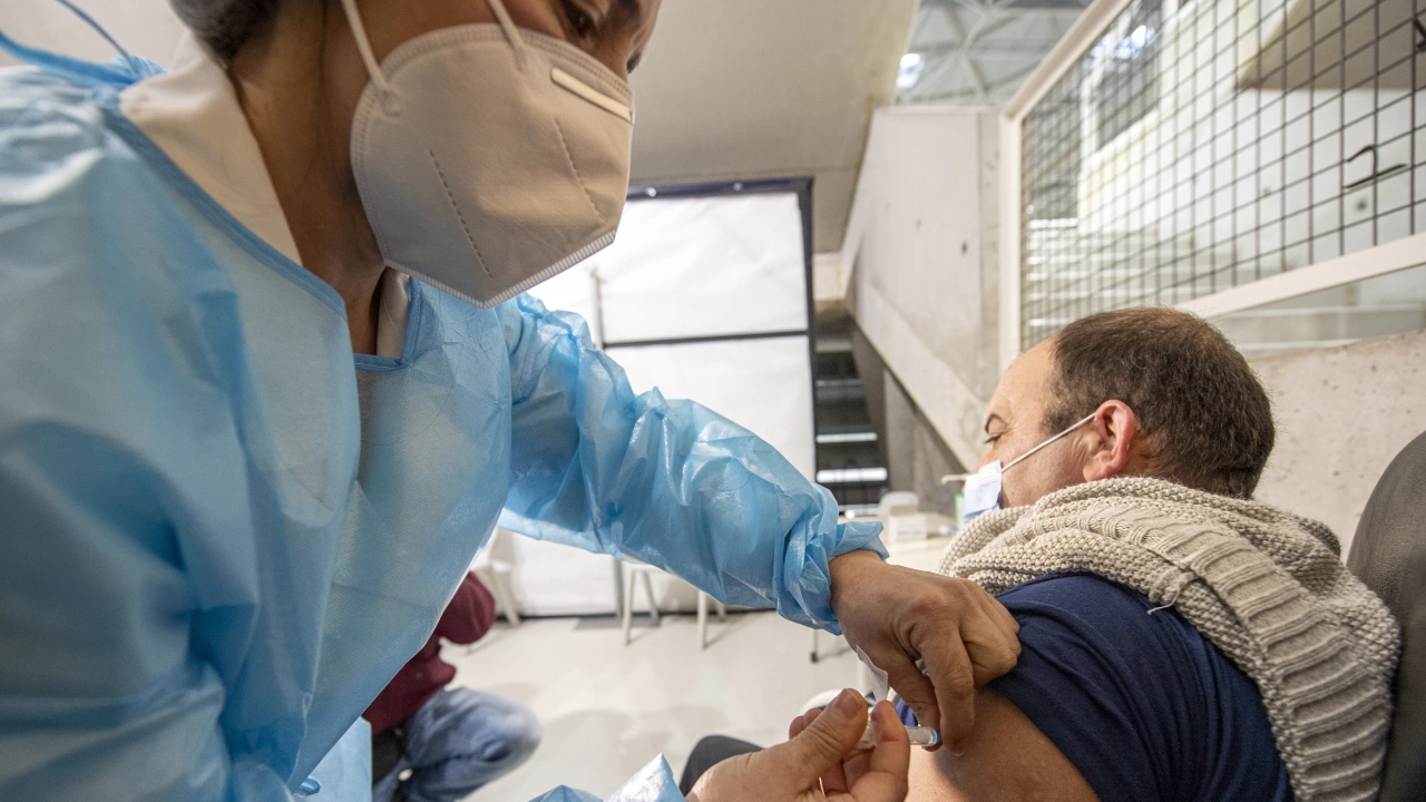 Португалия ще отвори днес най големия си ваксинационен център на фона