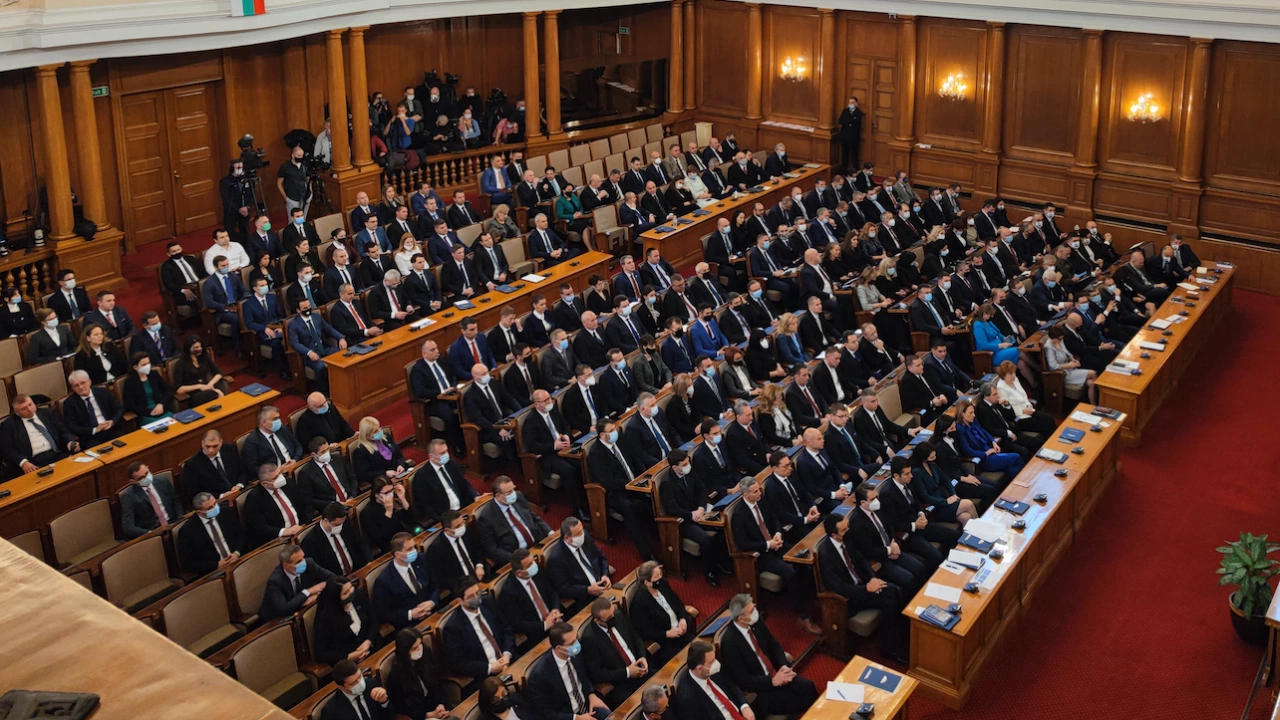 Съпредседателите Кирил Петков и Асен Василев повериха парламентарната група на